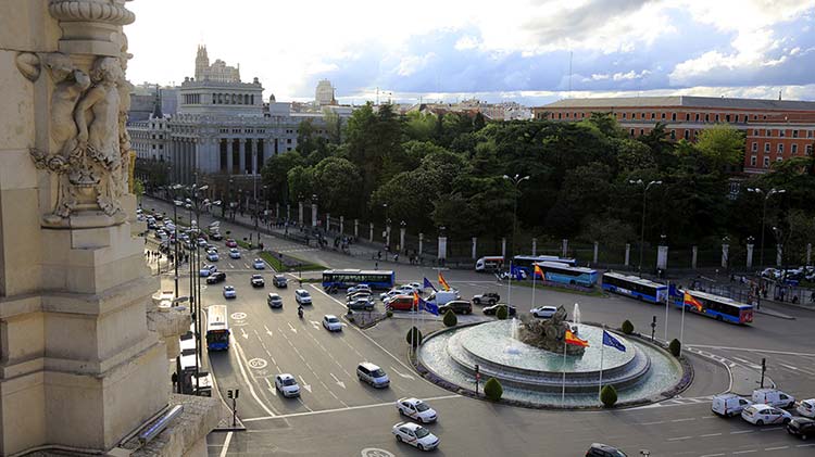 Traffic around a round-about.