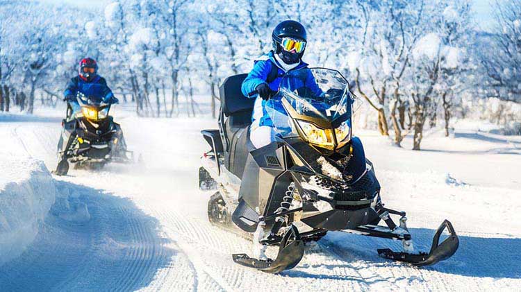 Snowmobile Tips for Beginners