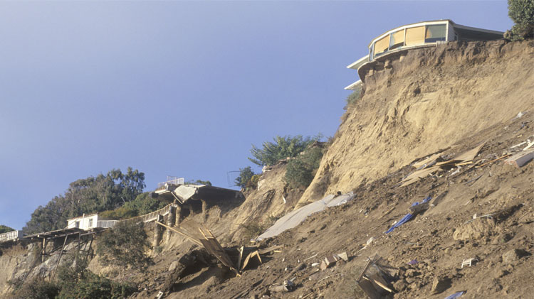A building is damaged from an earthquake.